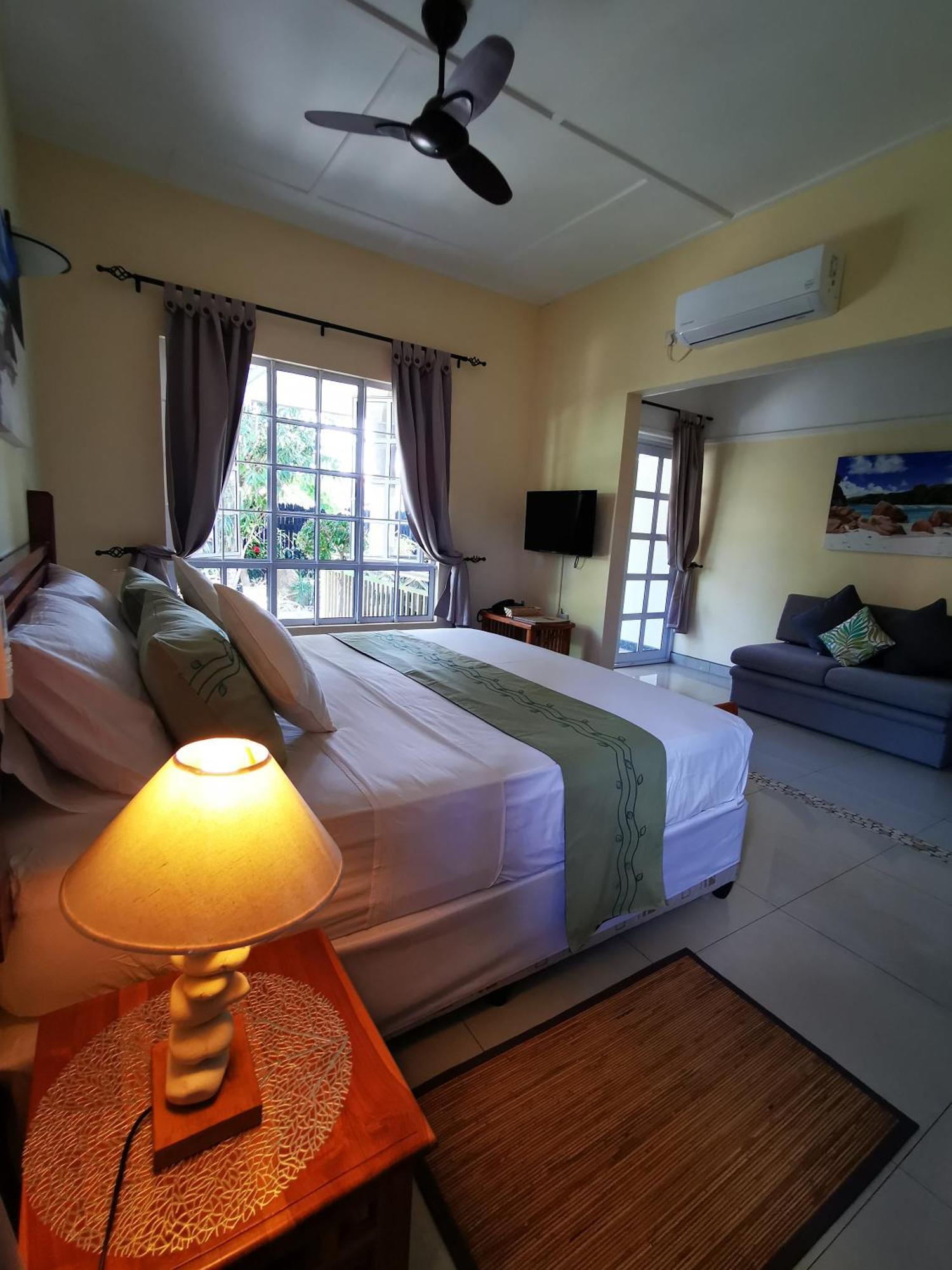 Maison Charme De L'Ile La Digue Luaran gambar
